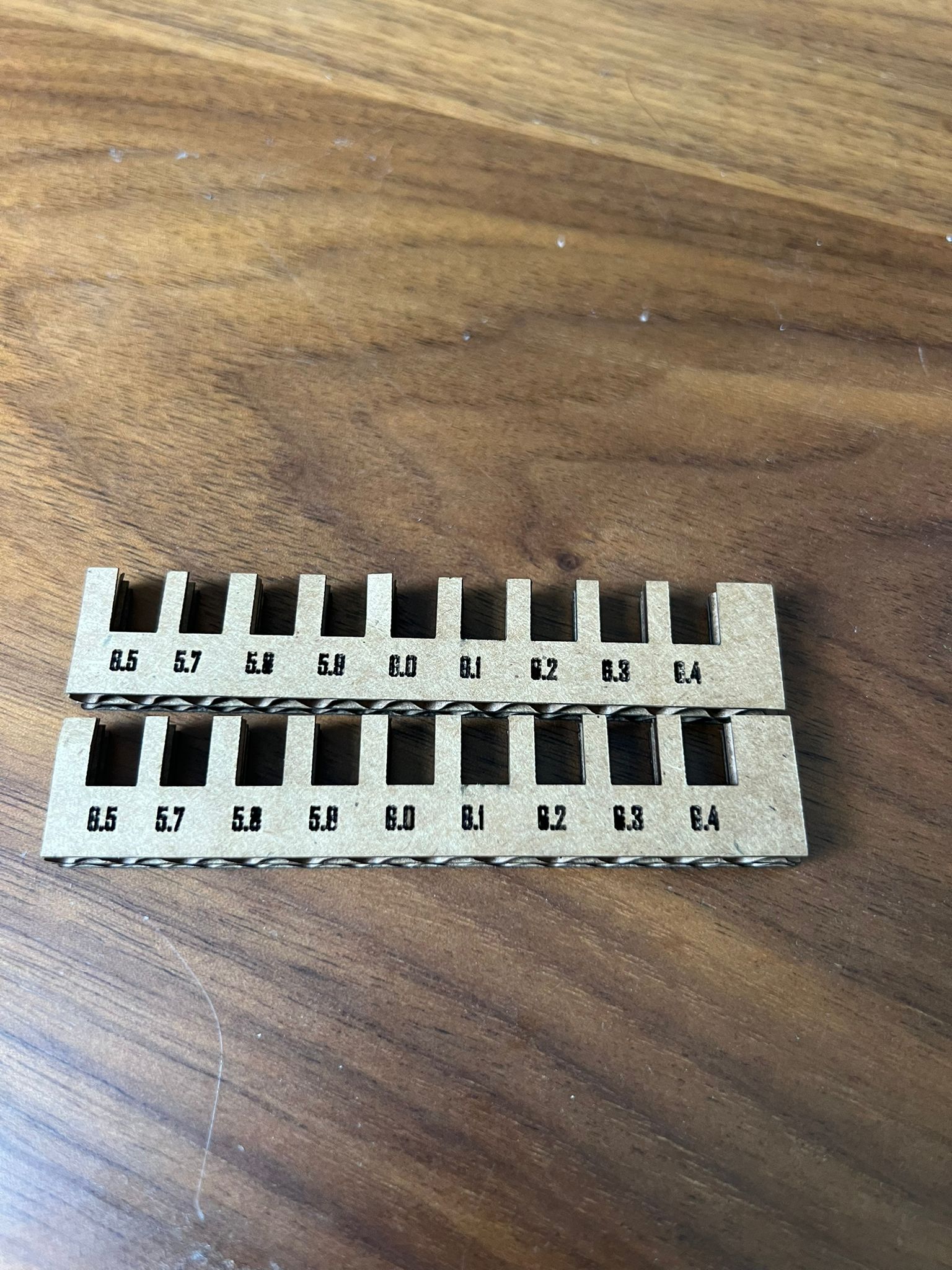 Kerf test combs